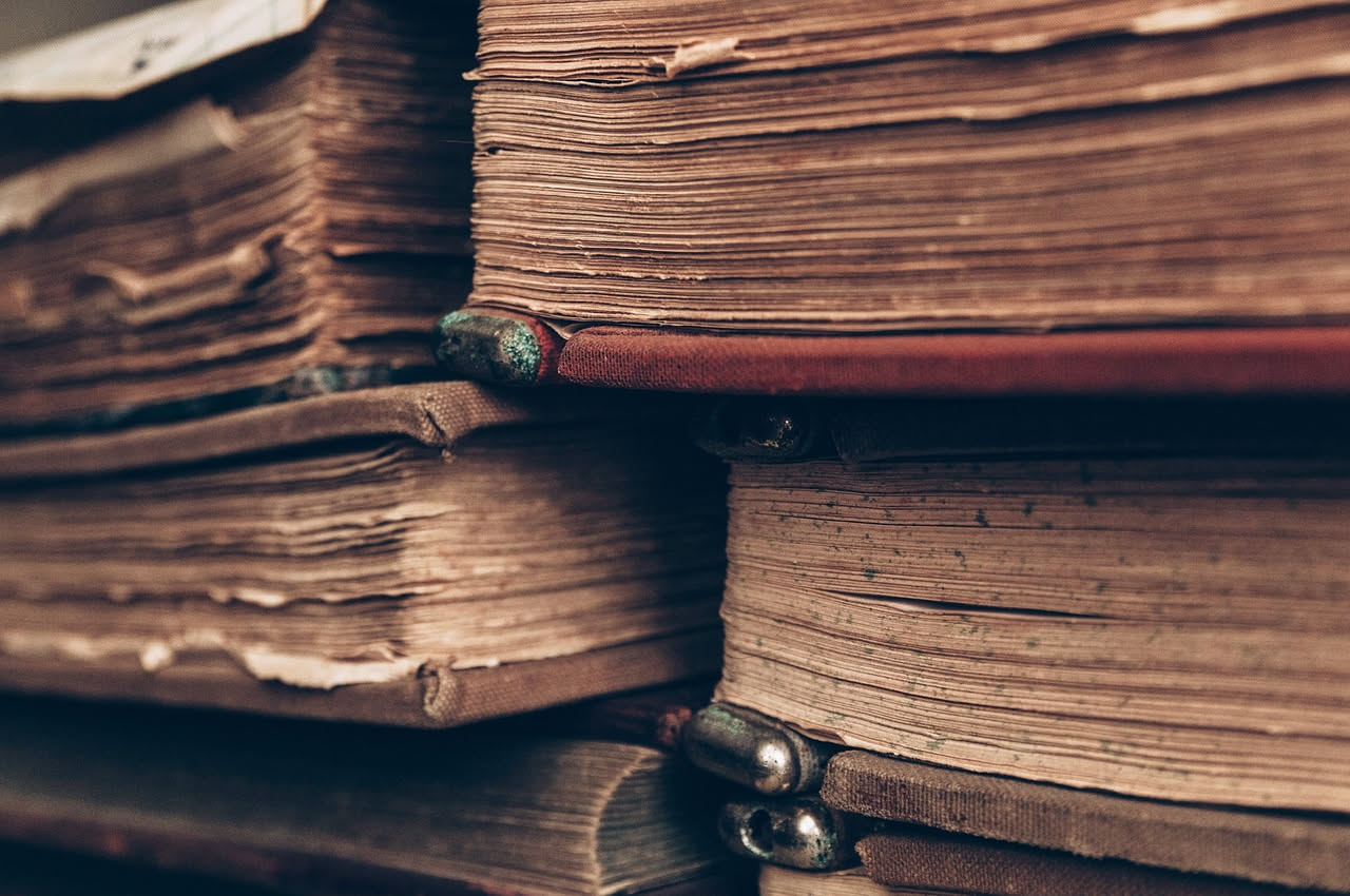 Come riconoscere il registro di un romanzo: alto, medio o colloquiale