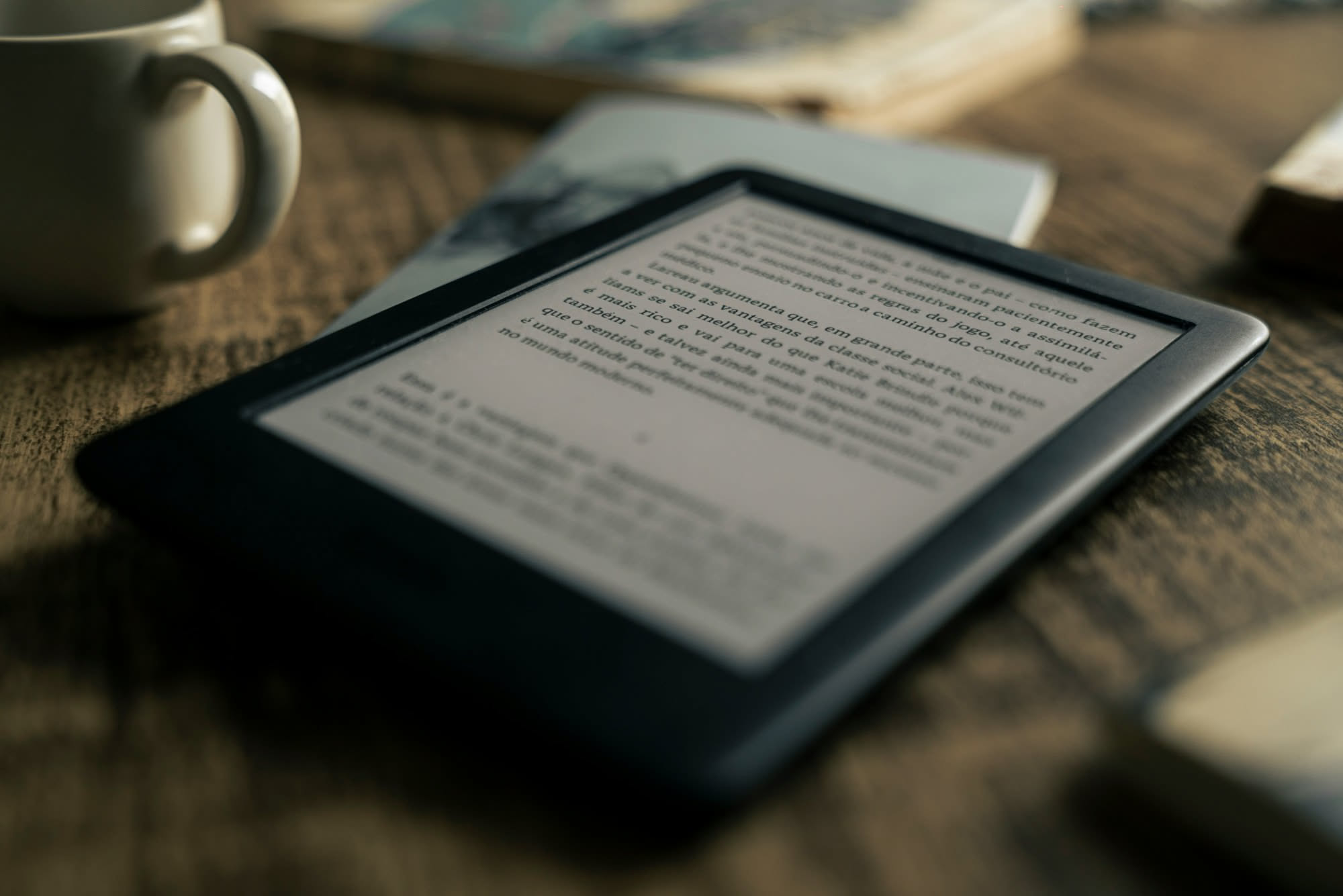 A quindici anni scriveva su Wattpad, oggi ha venduto mezzo milione di copie