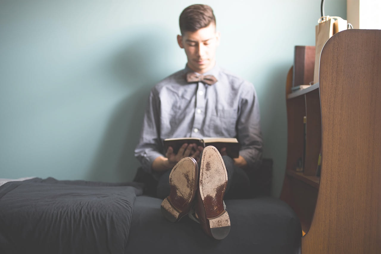 Leggere dall'inizio alla fine: il patto con l'autore