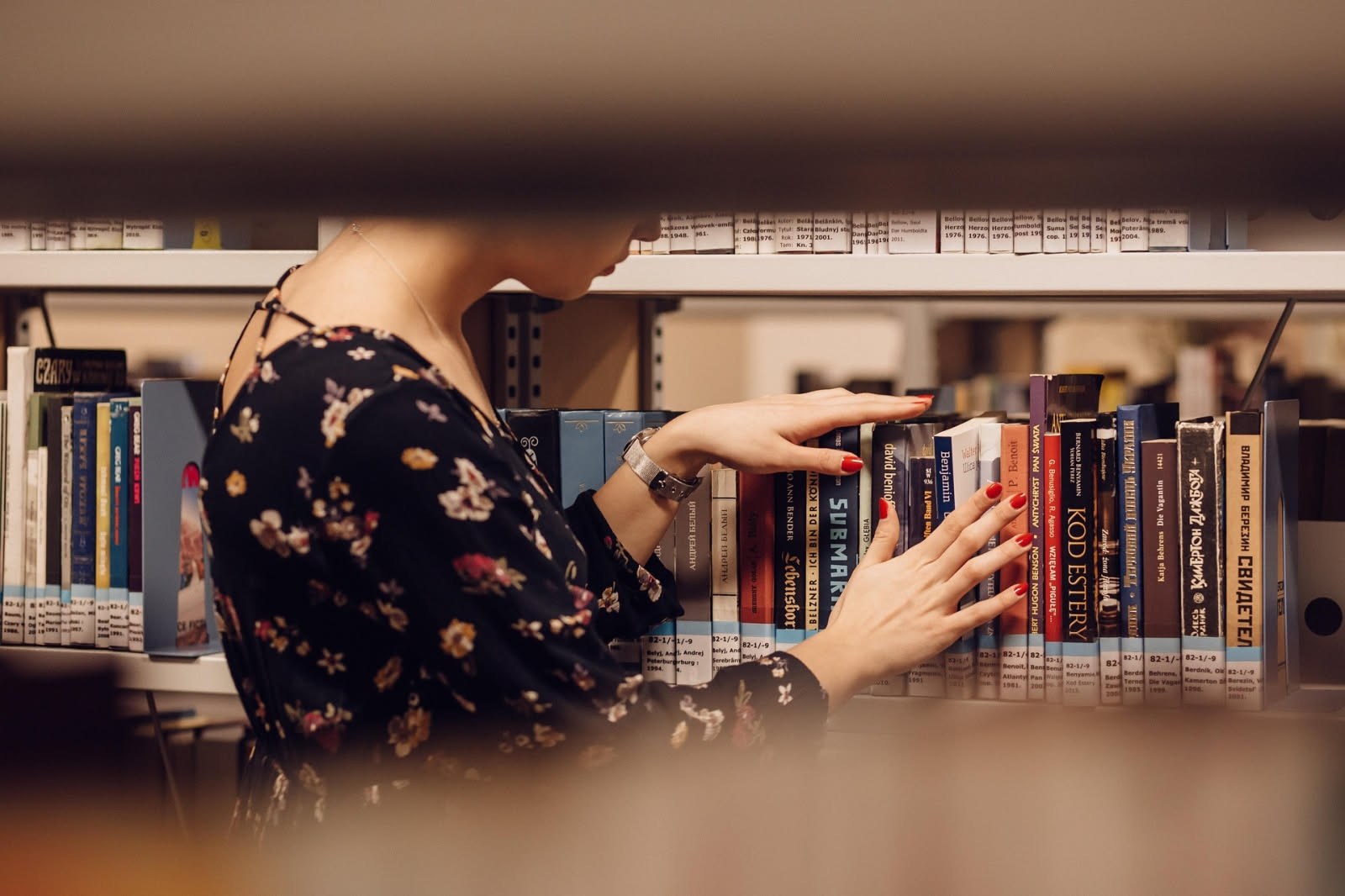 Dal libro al cinema: come un romanzo diventa film o serie TV